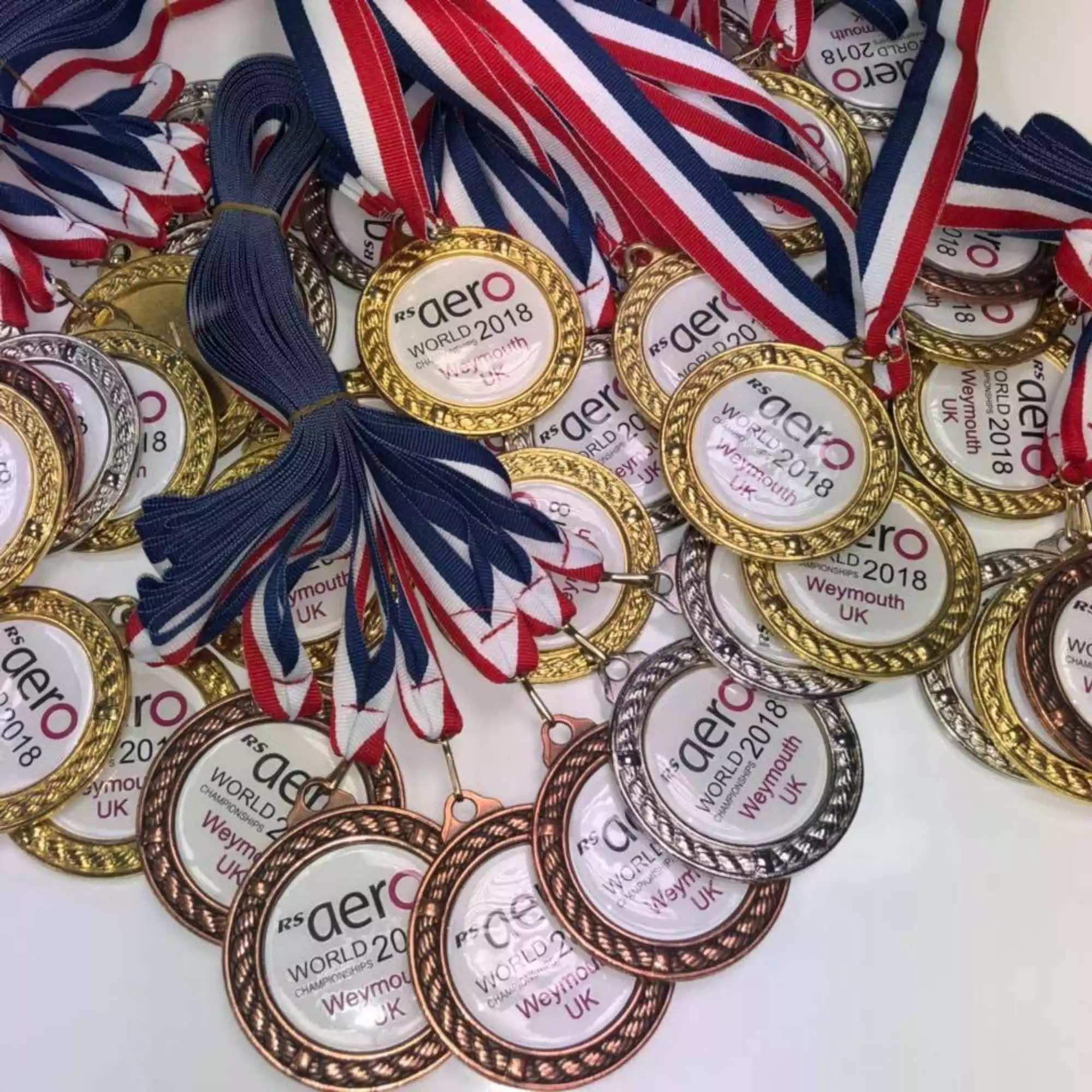 The price of custom annual meeting medals: affected by many factors