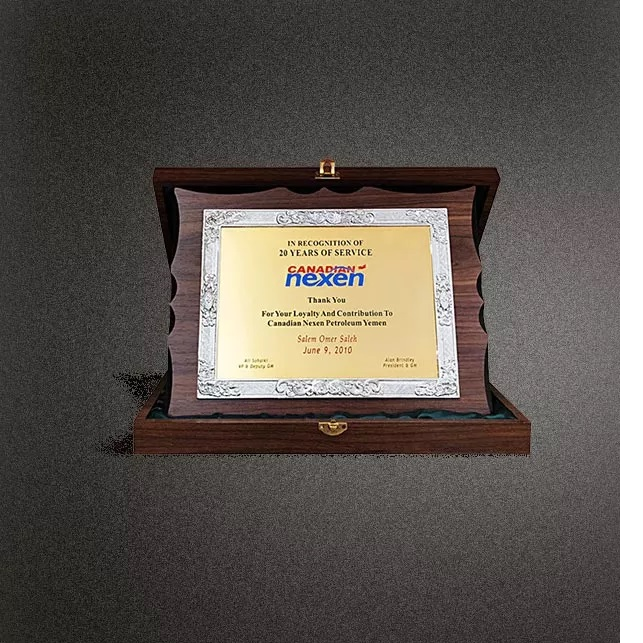 Souvenir commemorating plaque